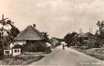 misschien tussen 1945 en 1950, want de kerk is niet waarneembaar